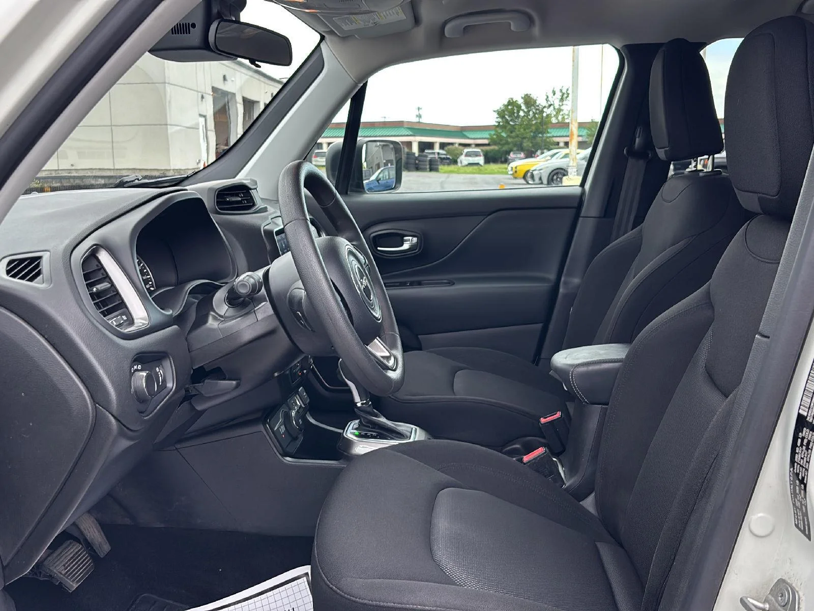 Used 2022 Alpine White Clearcoat Jeep Sport image 12