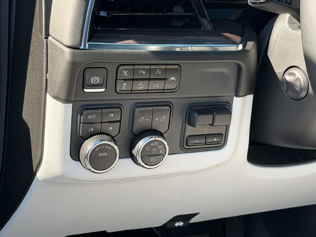 2025 Chevrolet Tahoe Premier - Photo 38
