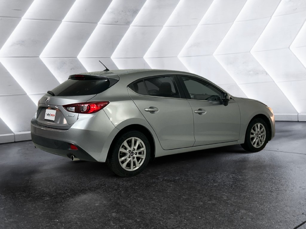 Used 2016 Silver Mazda i Sport image 4