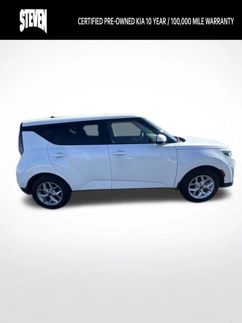 Used 2025 White Kia LX image 12