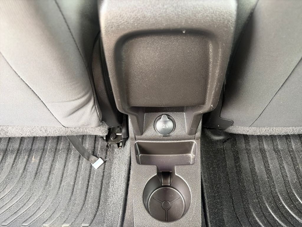 Used 2018 Silver Ford SE image 34