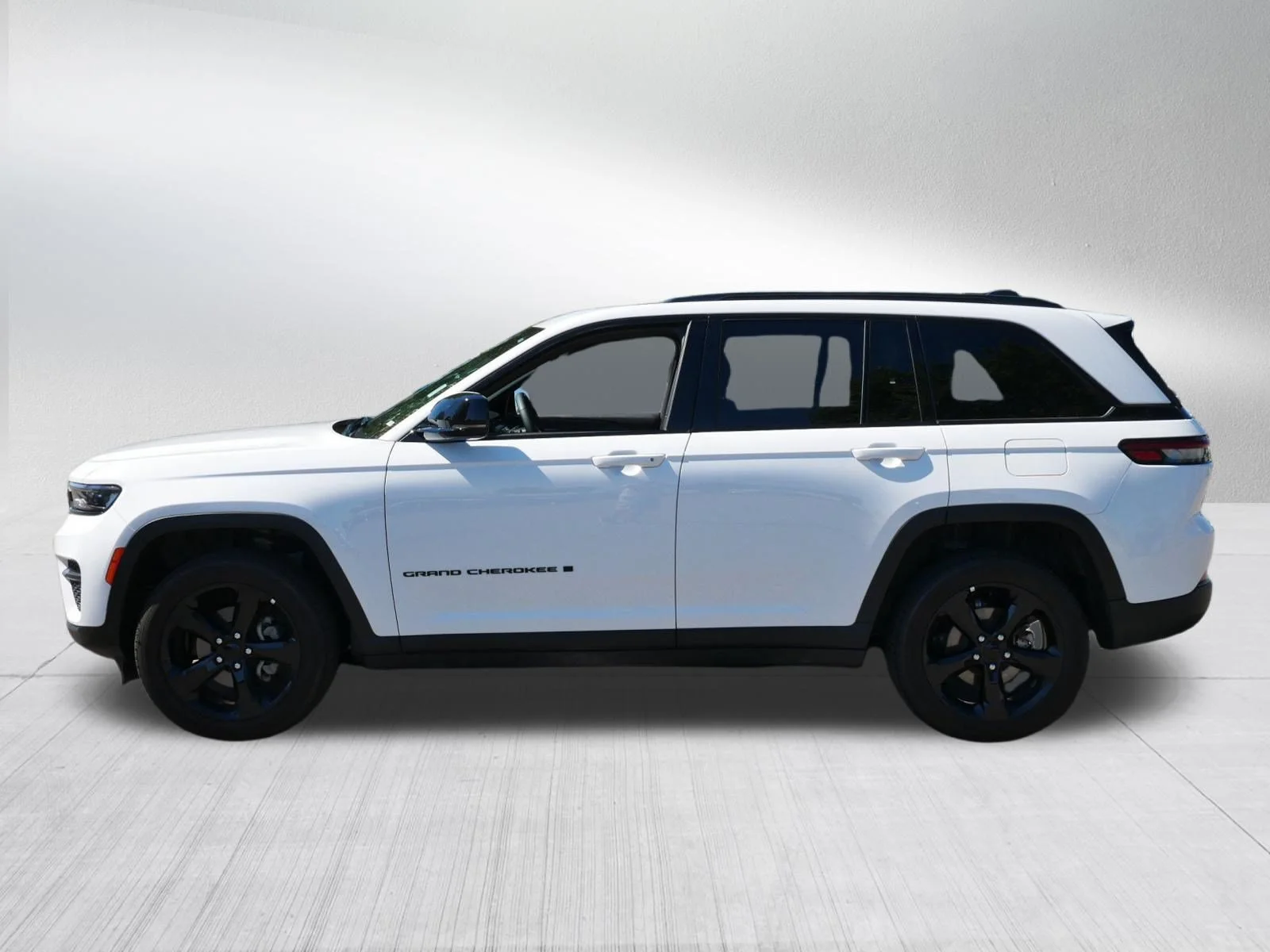 Used 2023 Bright White Clearcoat Jeep Altitude X image 4