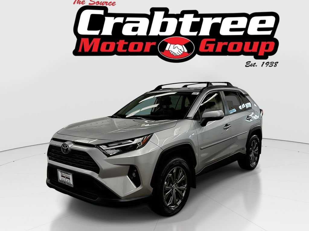 Used 2025 Silver Toyota XLE Premium image 1