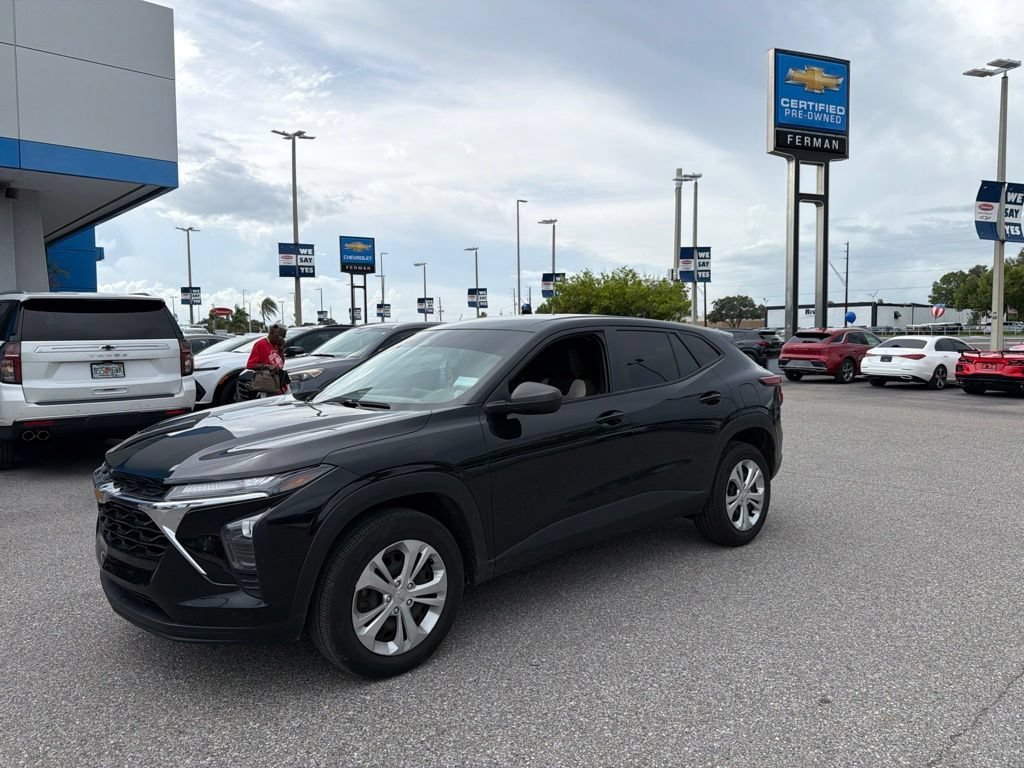 2024 Chevrolet Trax LS - Photo 11