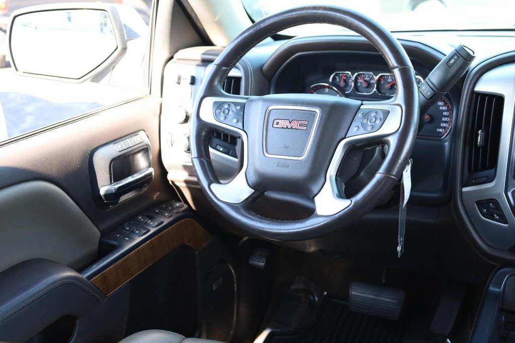 Used 2016 Summit White GMC 4WD Crew Cab 143.5" SLT image 25