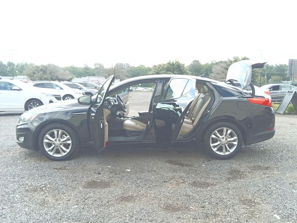 Used 2012 Black Kia EX image 11