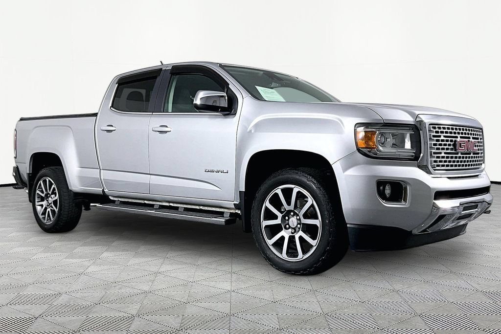 Used 2017 QUICKSILVER METALLIC GMC 4WD Denali image 3