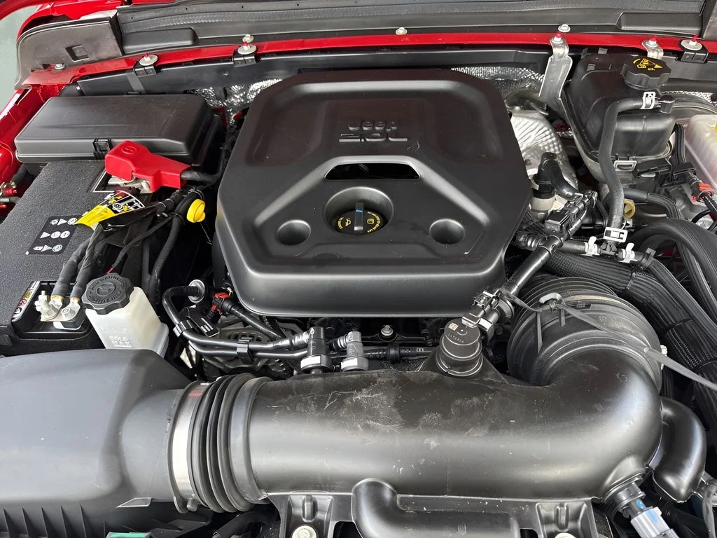 Used 2025 Red Jeep Sport S image 11