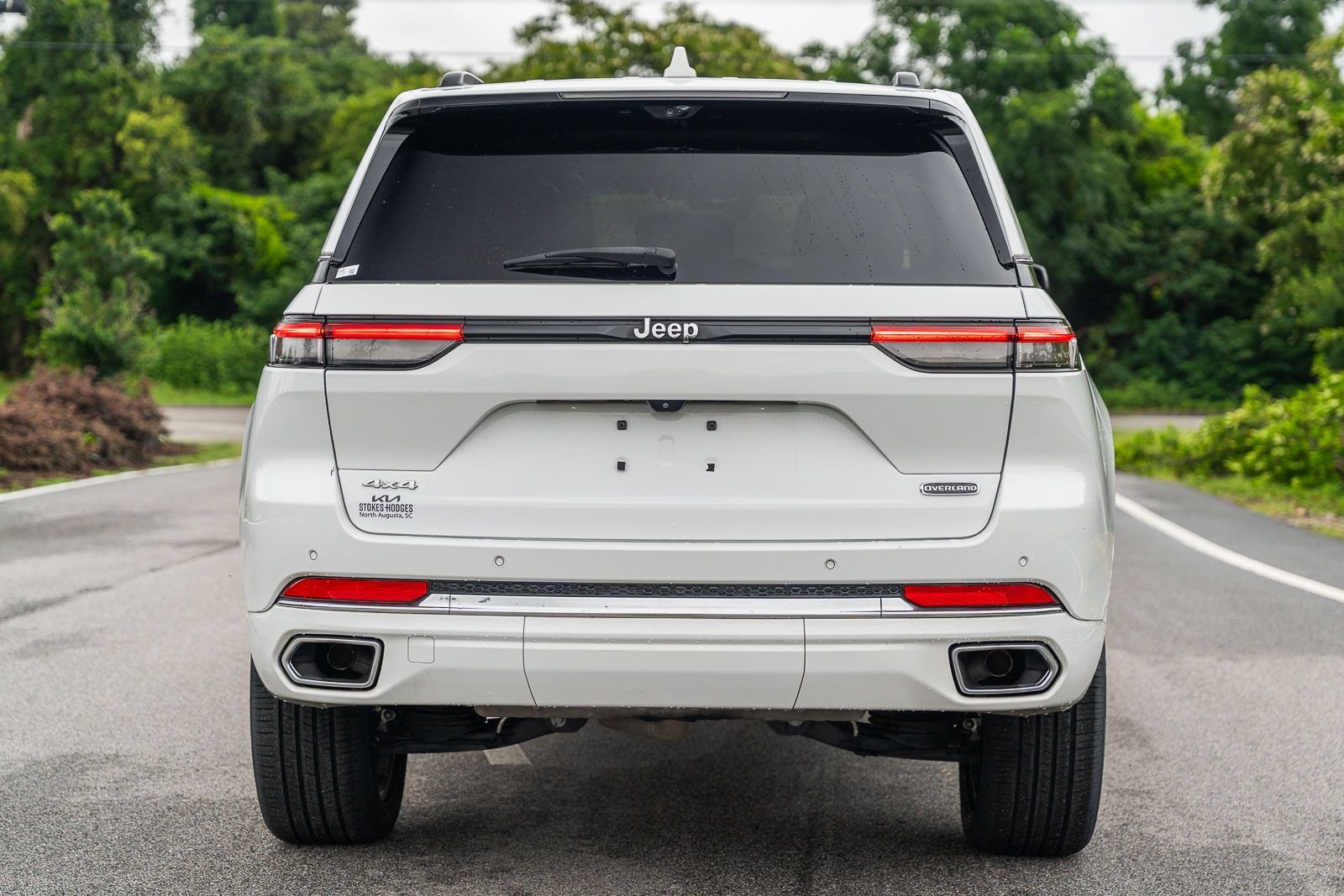 Used 2022 White Jeep Overland image 7
