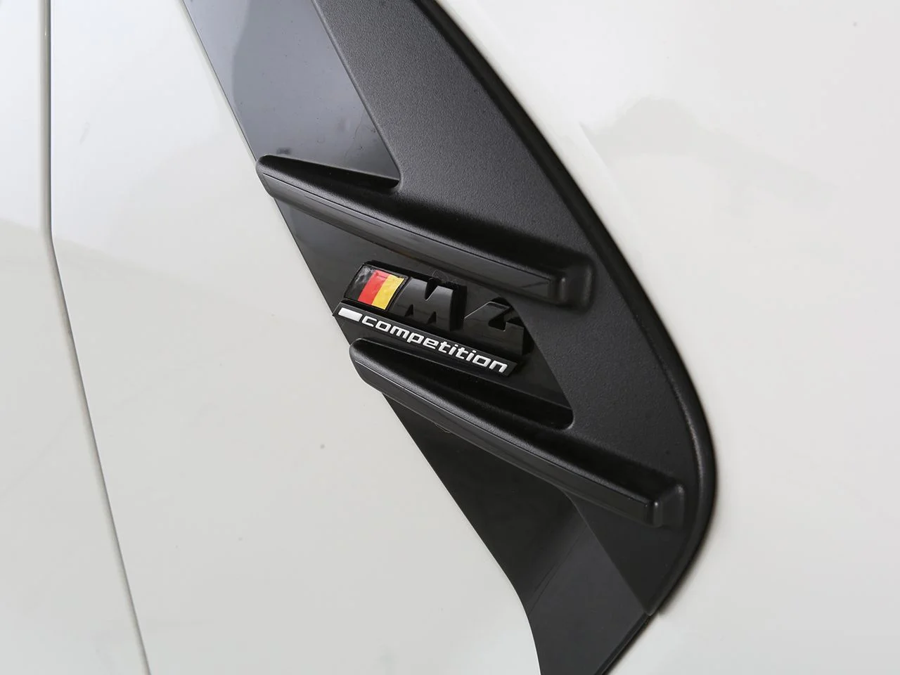 Used 2022 White BMW Competition image 15