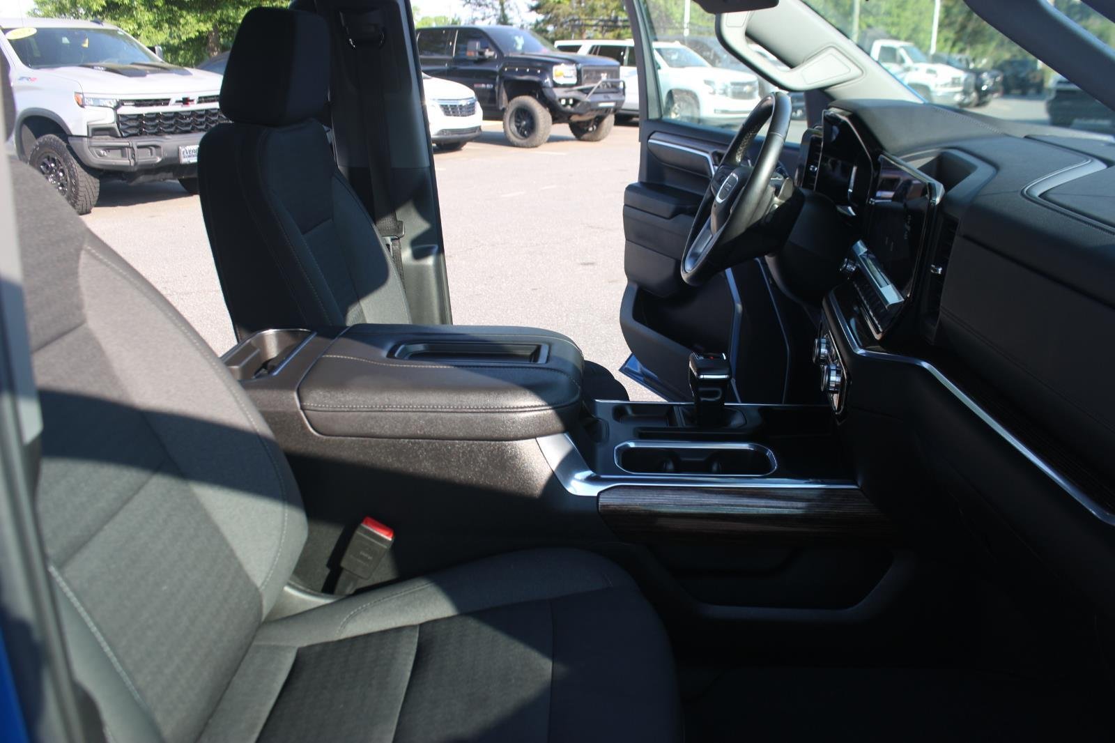Used 2022 Dynamic Blue Metallic GMC Elevation image 34
