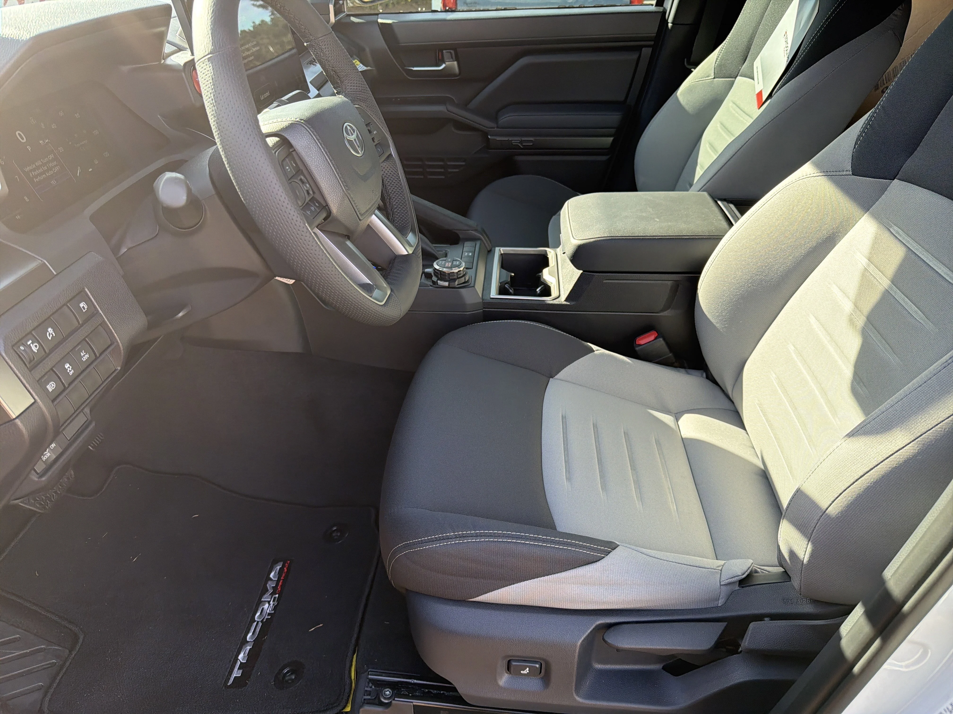 2025 Toyota Tacoma TRD Off Road - Photo 18