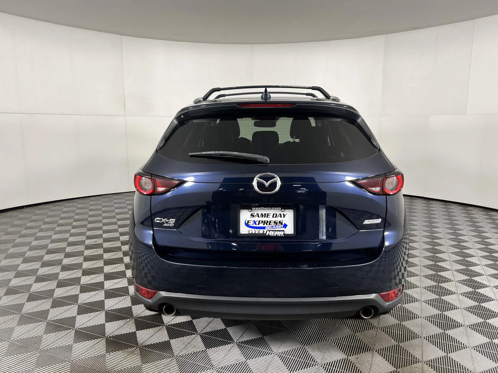 Used 2019  Mazda Touring image 29