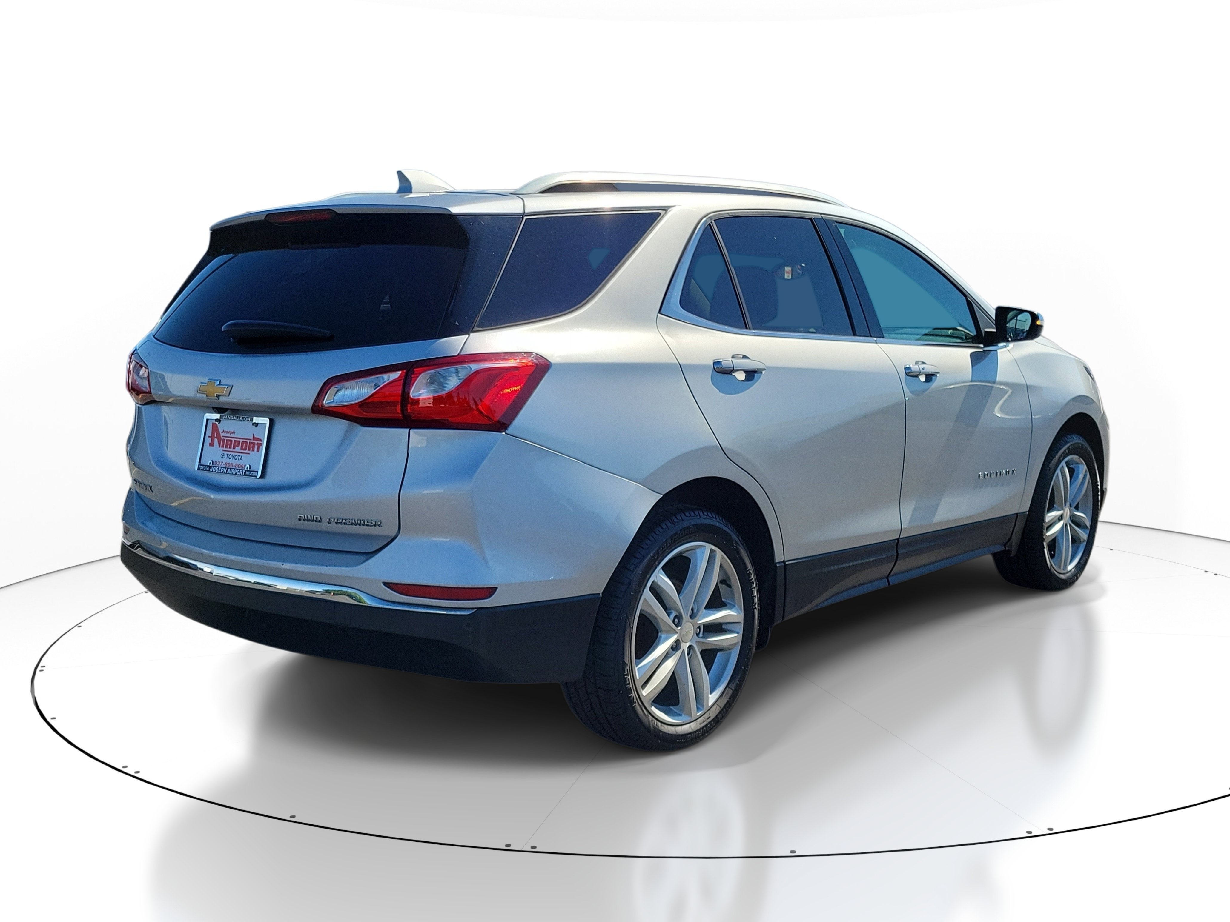 Used 2020 Silver Ice Metallic Chevrolet Premier image 4