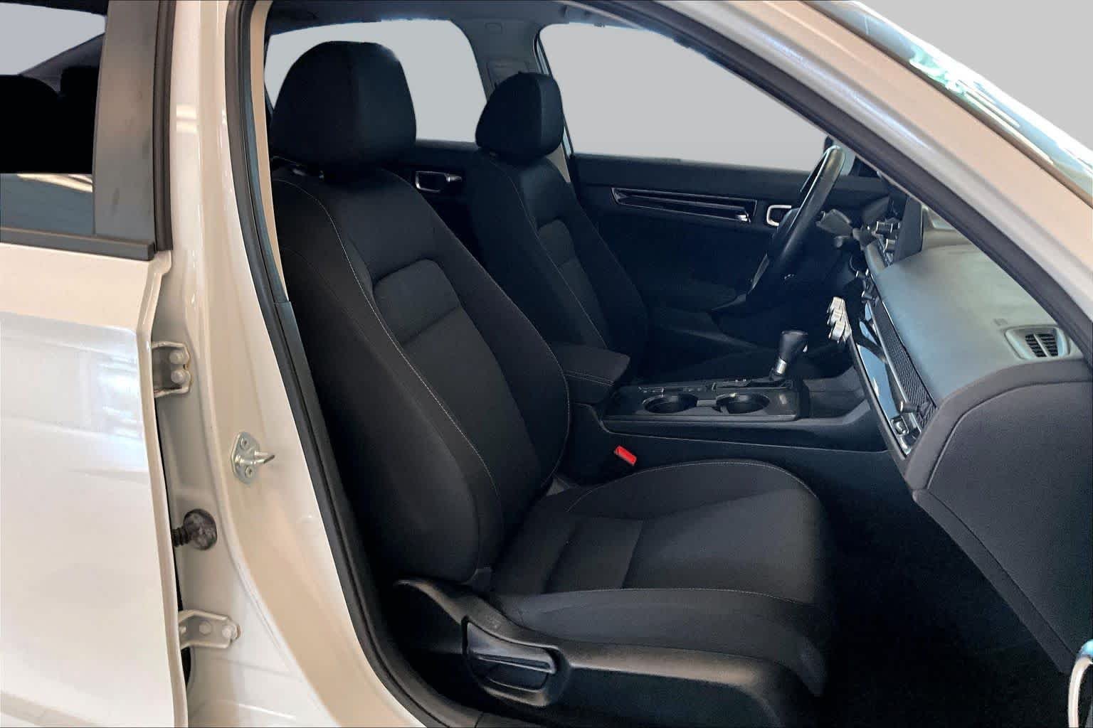 Used 2022 Platinum White Pearl Honda EX image 8
