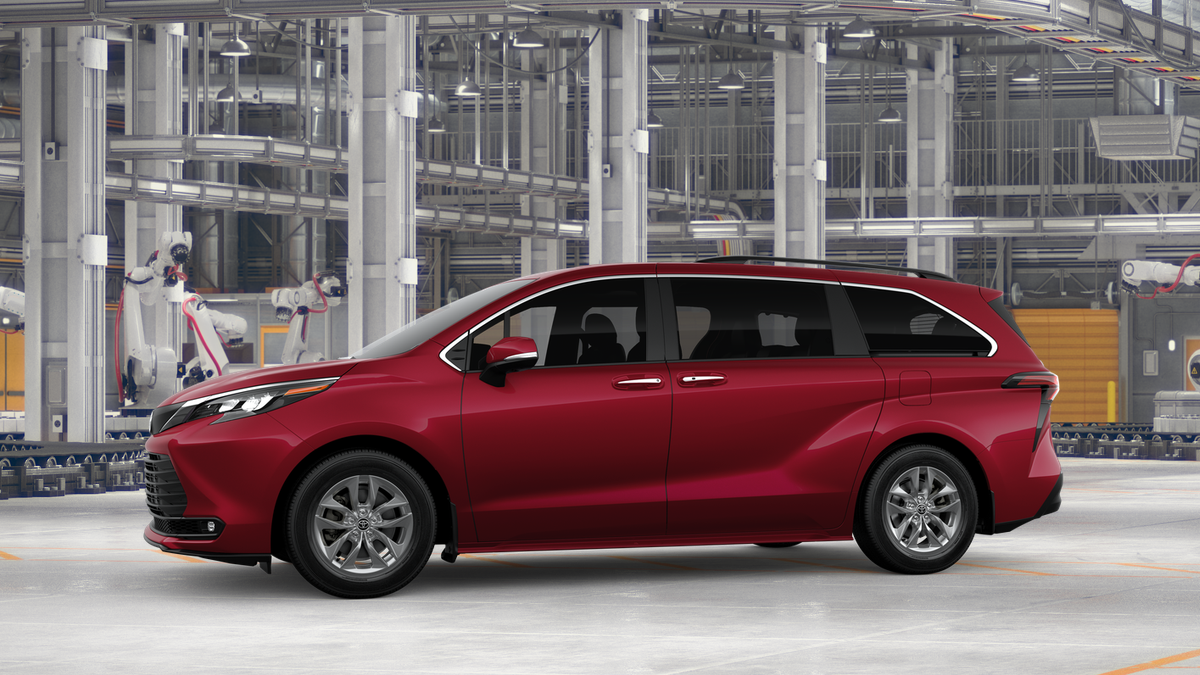 New 2026 Ruby Flare Pearl Toyota XLE image 3