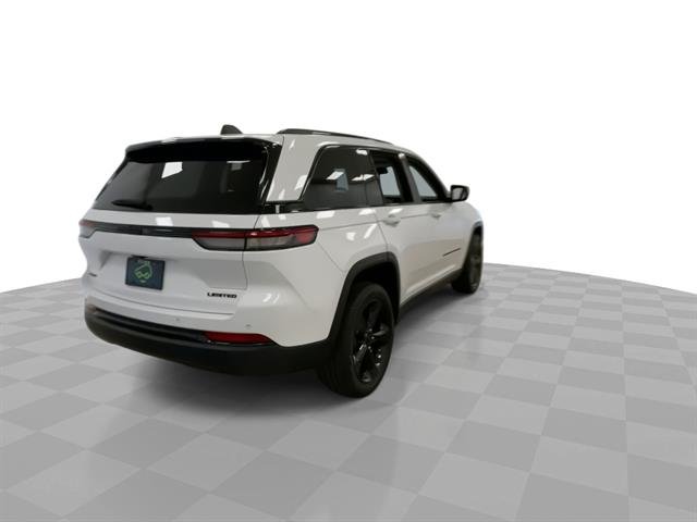 Certified Used 2023 White Jeep Limited 4x4 image 9