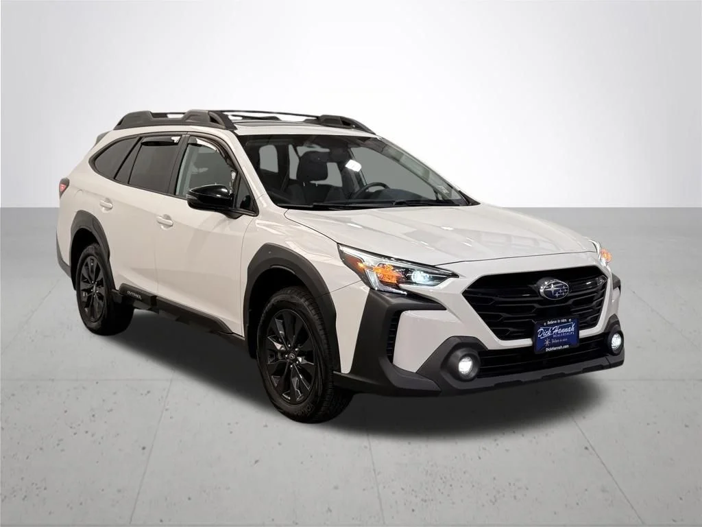 Used 2023 White Subaru Onyx Edition XT image 8