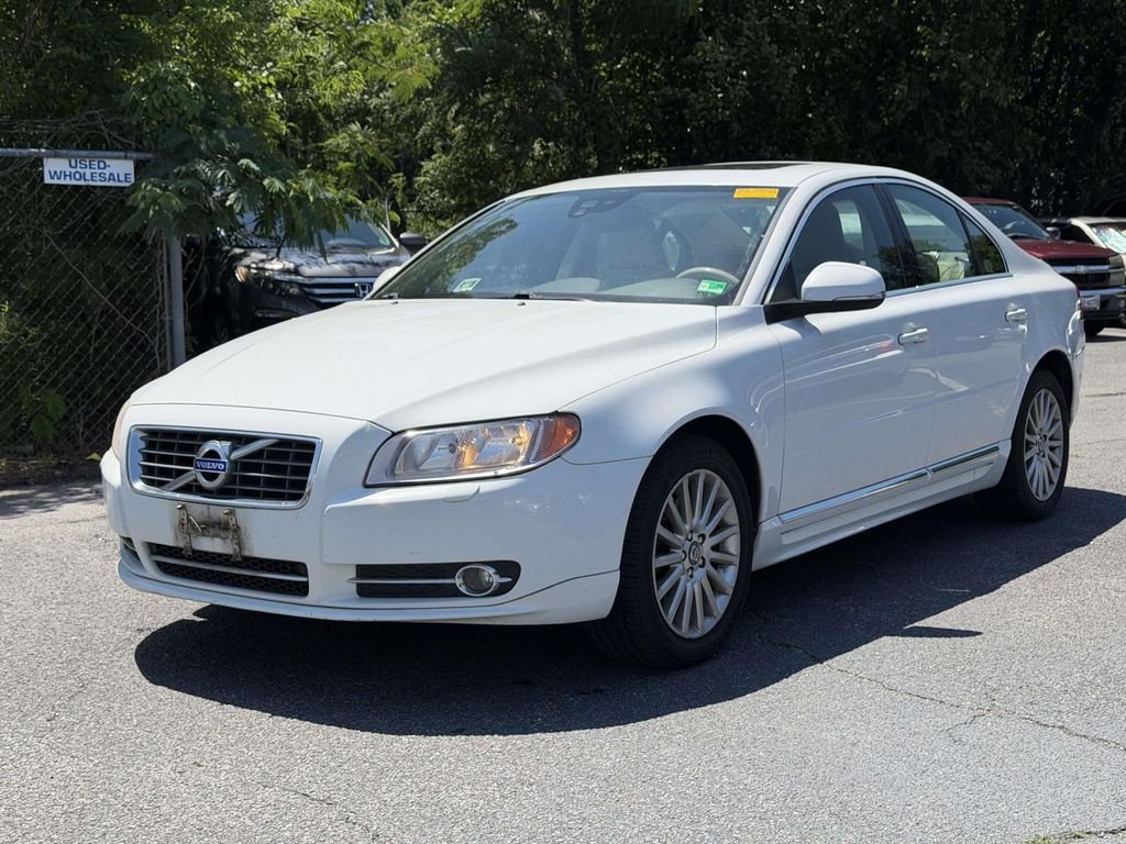Used 2012 White Volvo 3.2 image 4