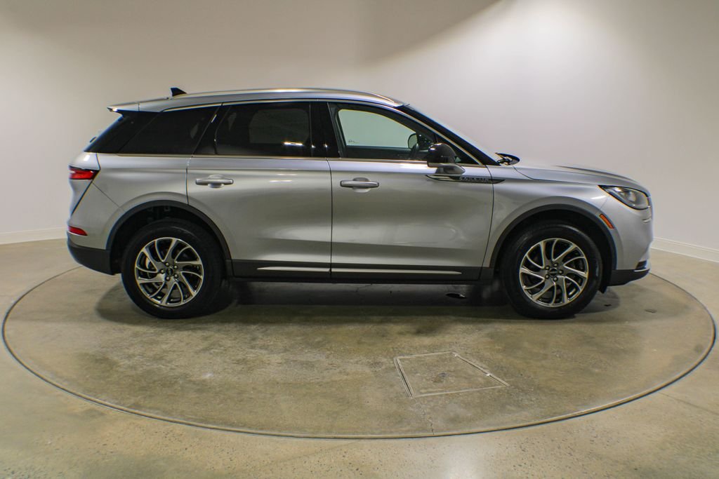 Used 2022 Silver Lincoln Standard image 6