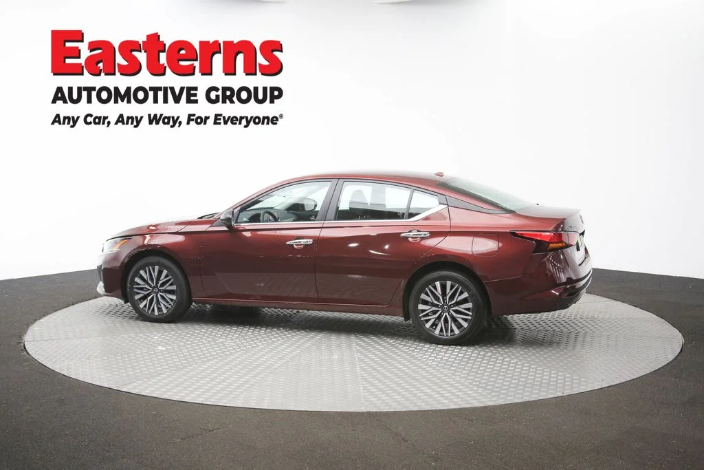 Used 2025 Red Nissan 2.5 SV image 57
