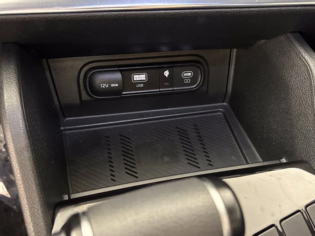 Used 2023 Green Kia X-Line image 39