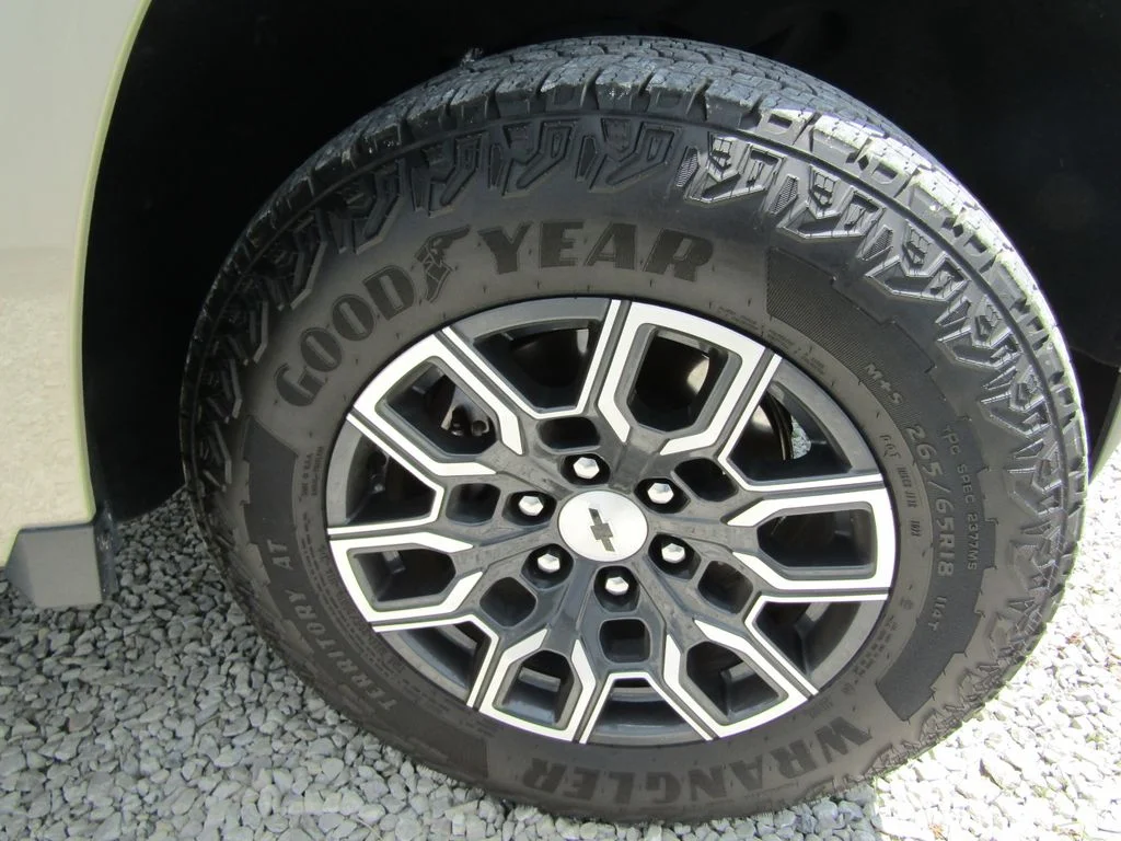 Used 2023 Beige Chevrolet Z71 image 9
