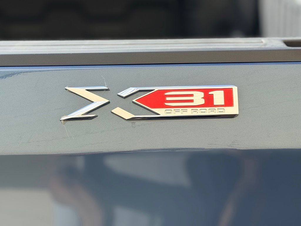 Used 2024 Downpour Metallic GMC Elevation image 14