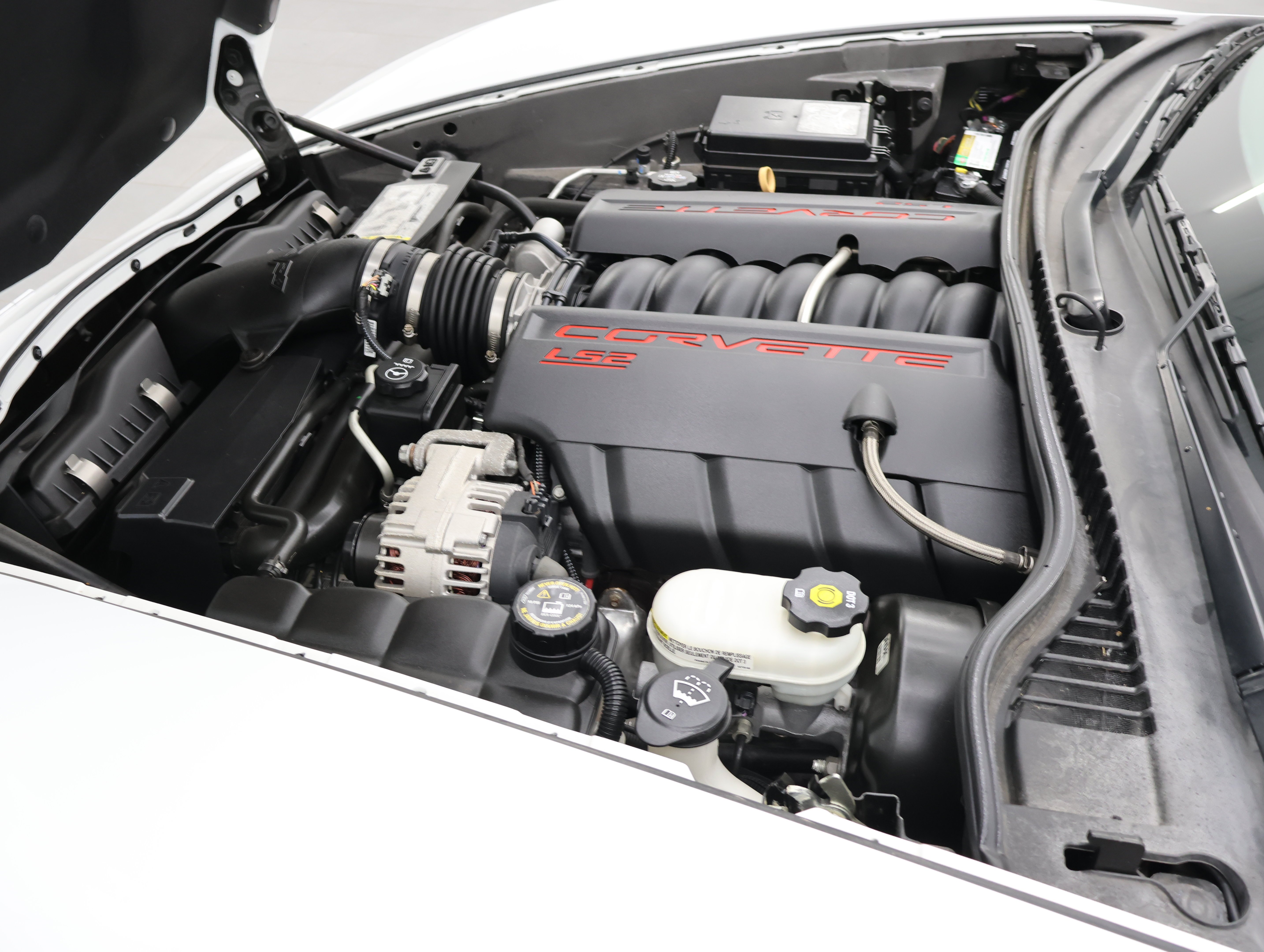 Used 2007 Arctic White Chevrolet  image 16