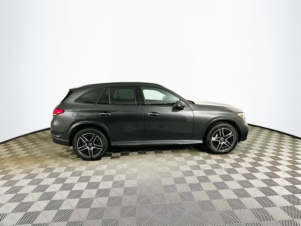 Used 2026 Graphite Grey Metallic Mercedes-Benz GLC 300 image 7