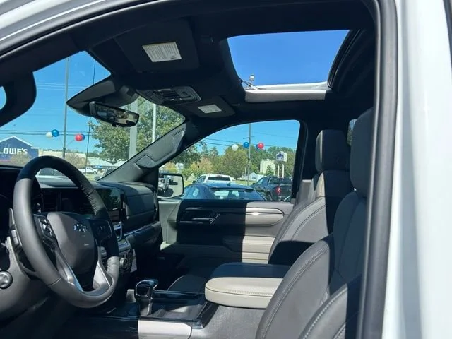 2025 Chevrolet Silverado 1500 ZR2 - Photo 32