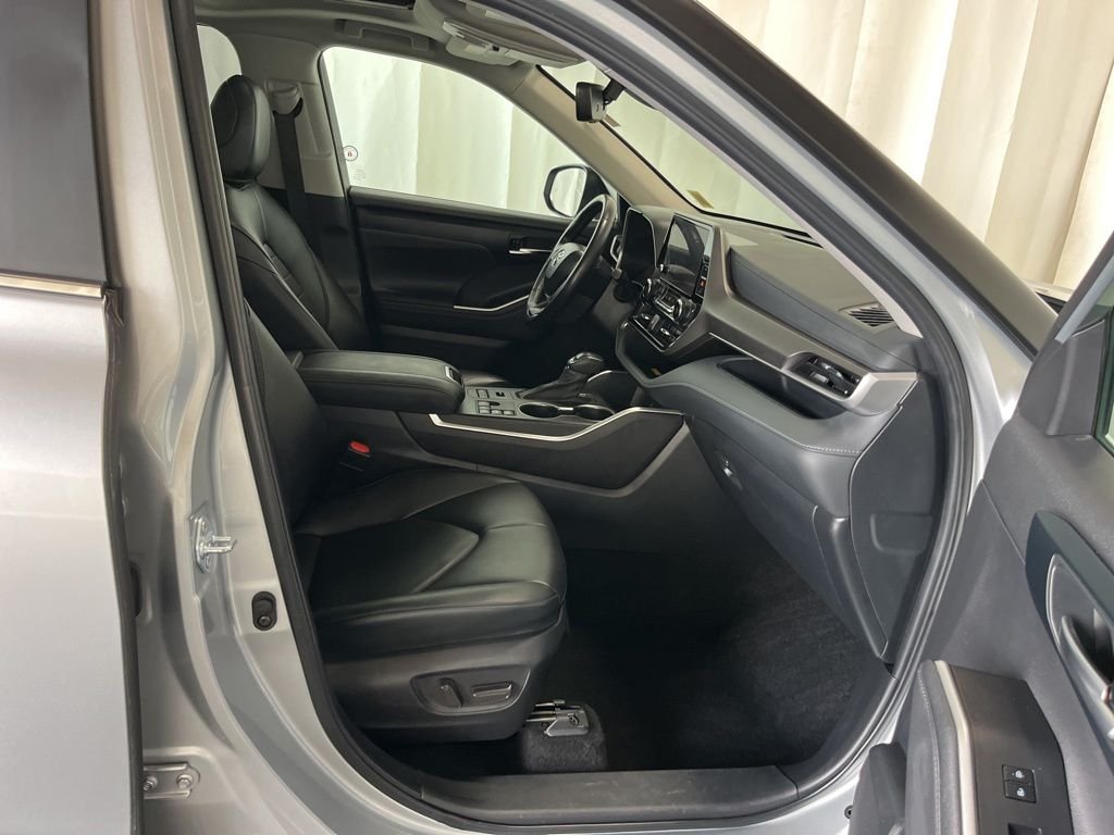 Used 2024 Gray Toyota XLE image 22