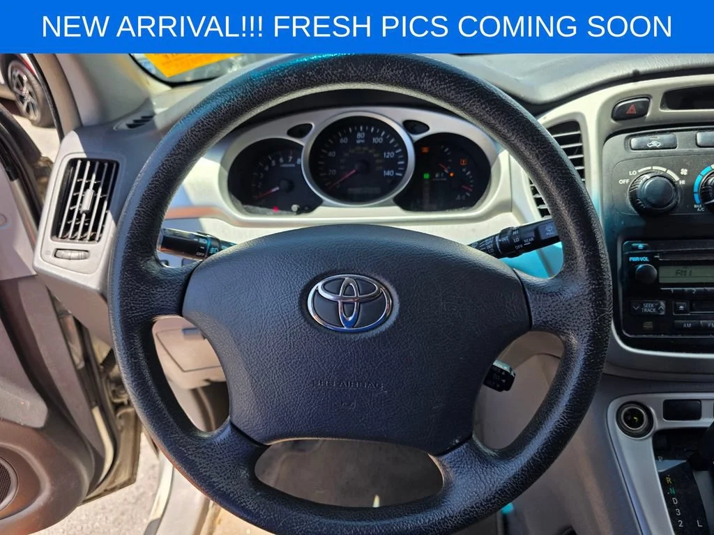 Used 2006  Toyota 4dr V6 (Natl) image 11