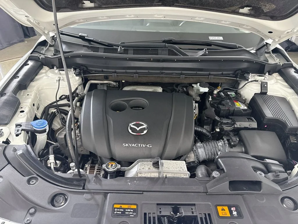 Used 2021 Snowflake White Pearl Mica Mazda Touring image 28