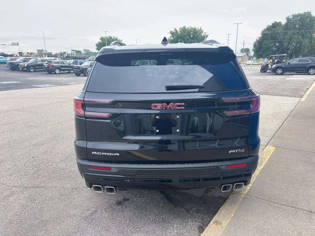 2026 GMC Acadia AT4 - Photo 6