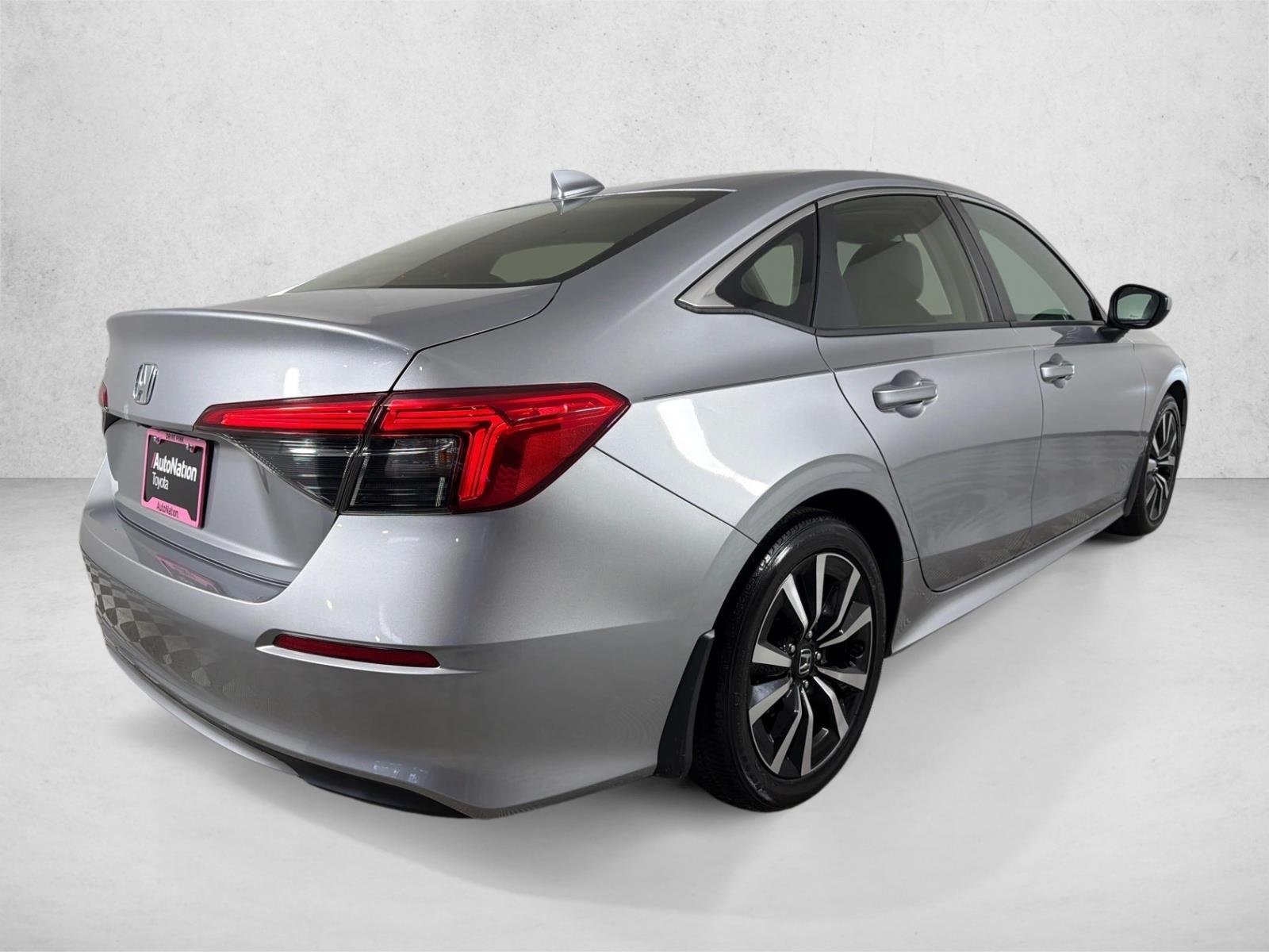 Used 2022 Silver Honda EX image 4