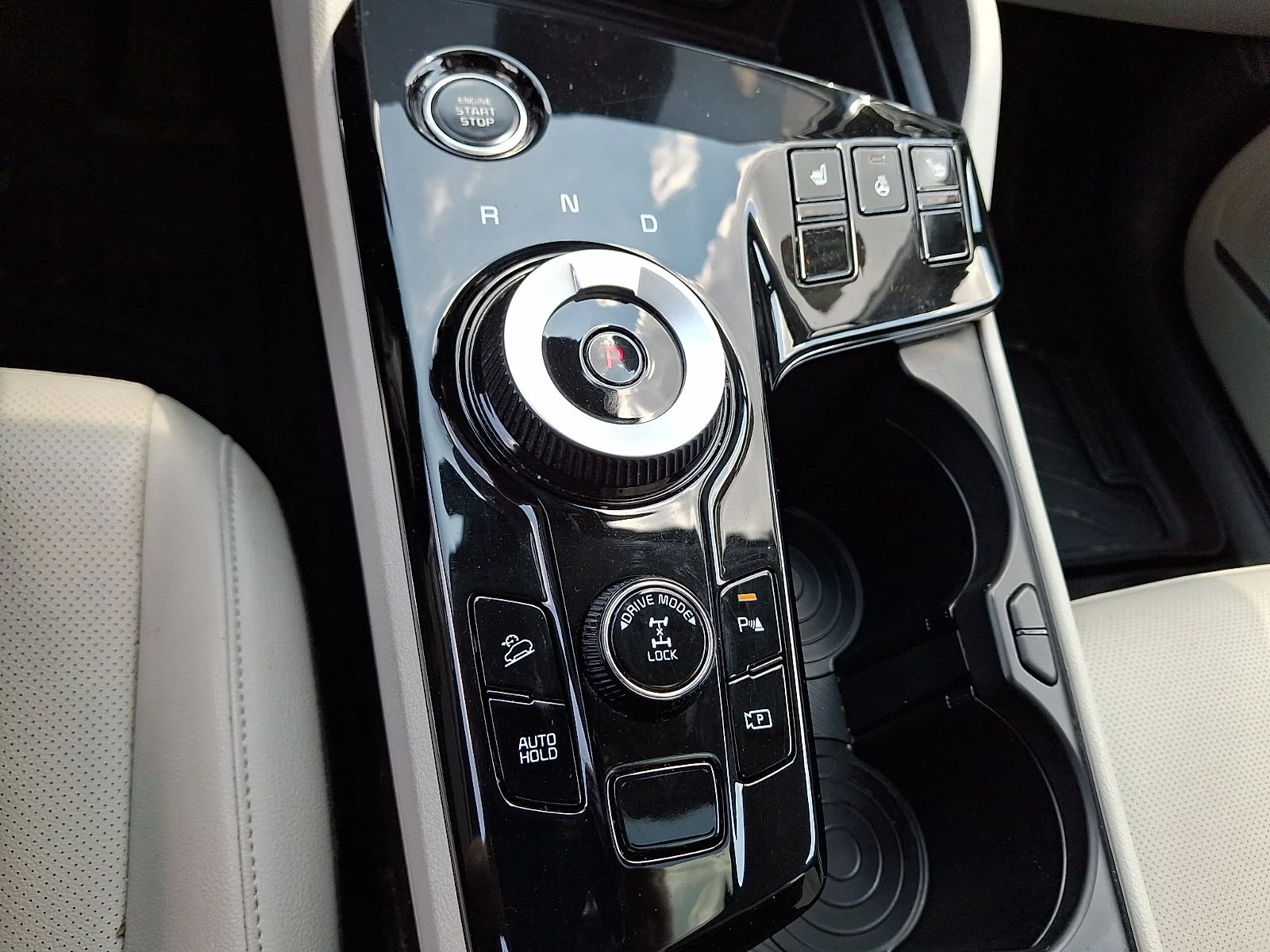 Used 2023 Black Kia EX image 16