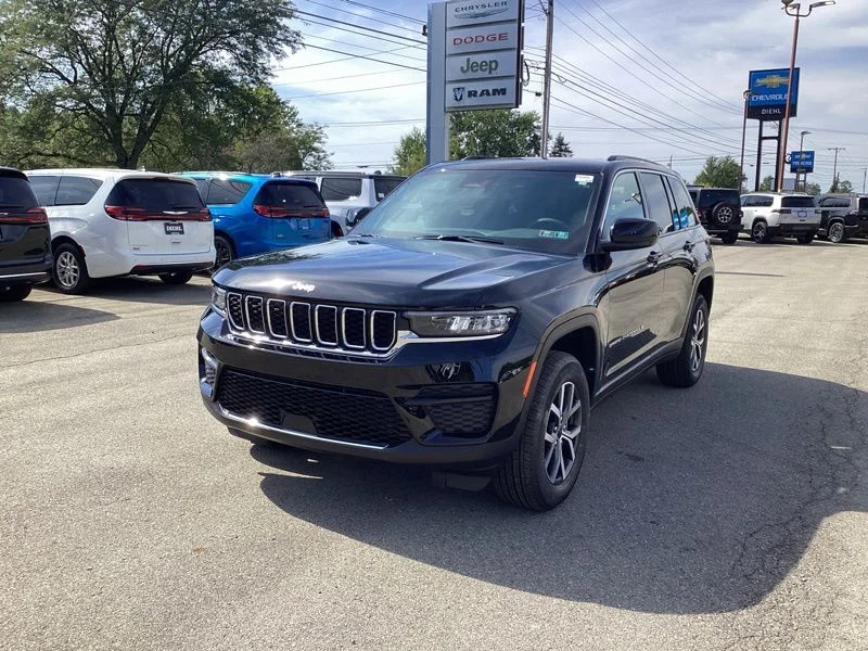 New 2027 High Gloss Black Jeep Laredo X image 3