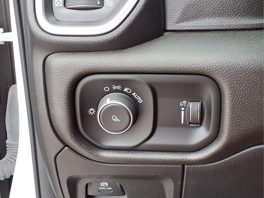 2021 RAM Ram 1500 Pickup Tradesman - Photo 18