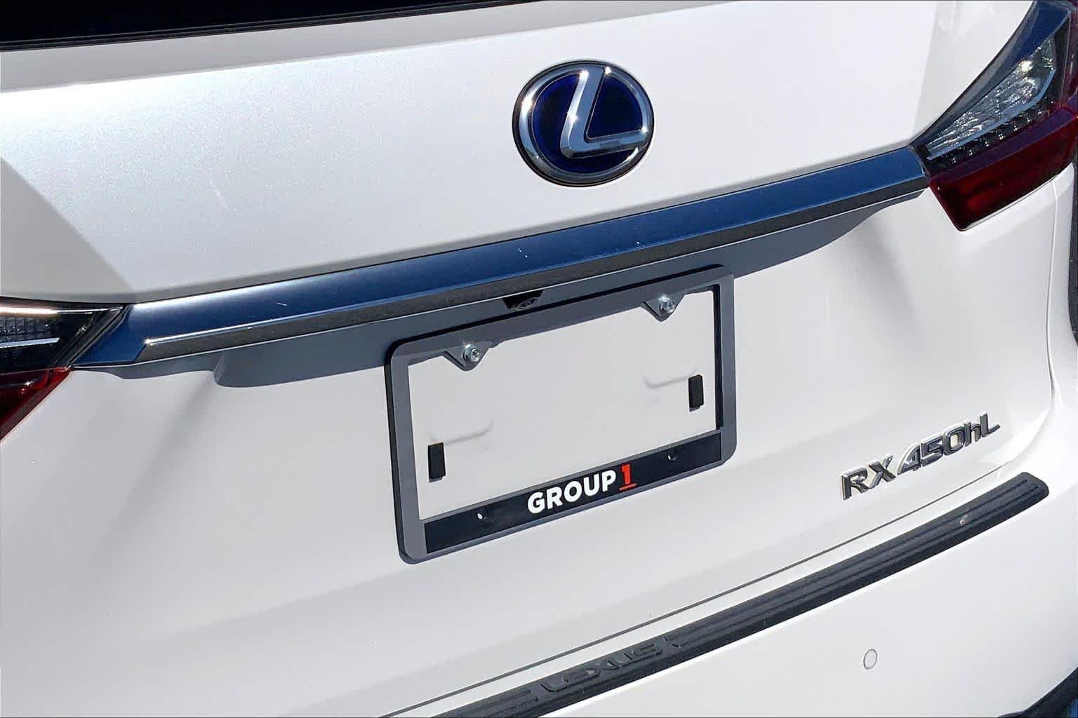 Used 2020 Eminent White Pearl Lexus  image 31