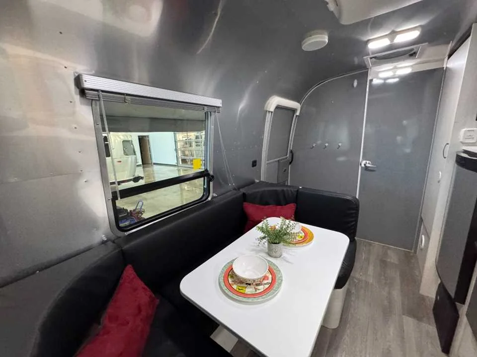 Used 2016 SILVER AIRSTREAM  image 13