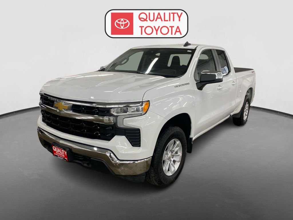 Used 2022 Chevrolet Silverado 1500 LT with VIN 1GCRDDED5NZ508398 for sale in Fergus Falls, Minnesota