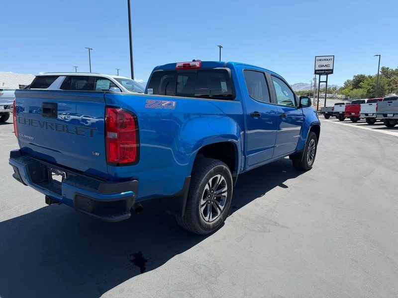 Used 2021 BRIGHT BLUE METALLIC Chevrolet 4WD Z71 image 3