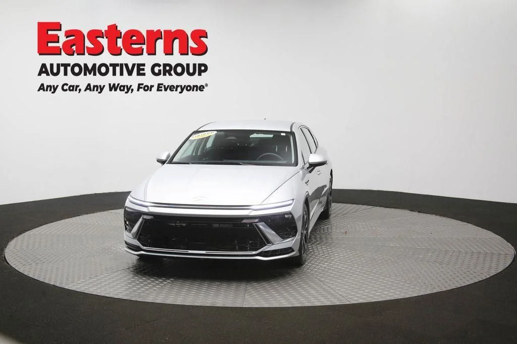 Used 2025 Silver Hyundai SEL image 56