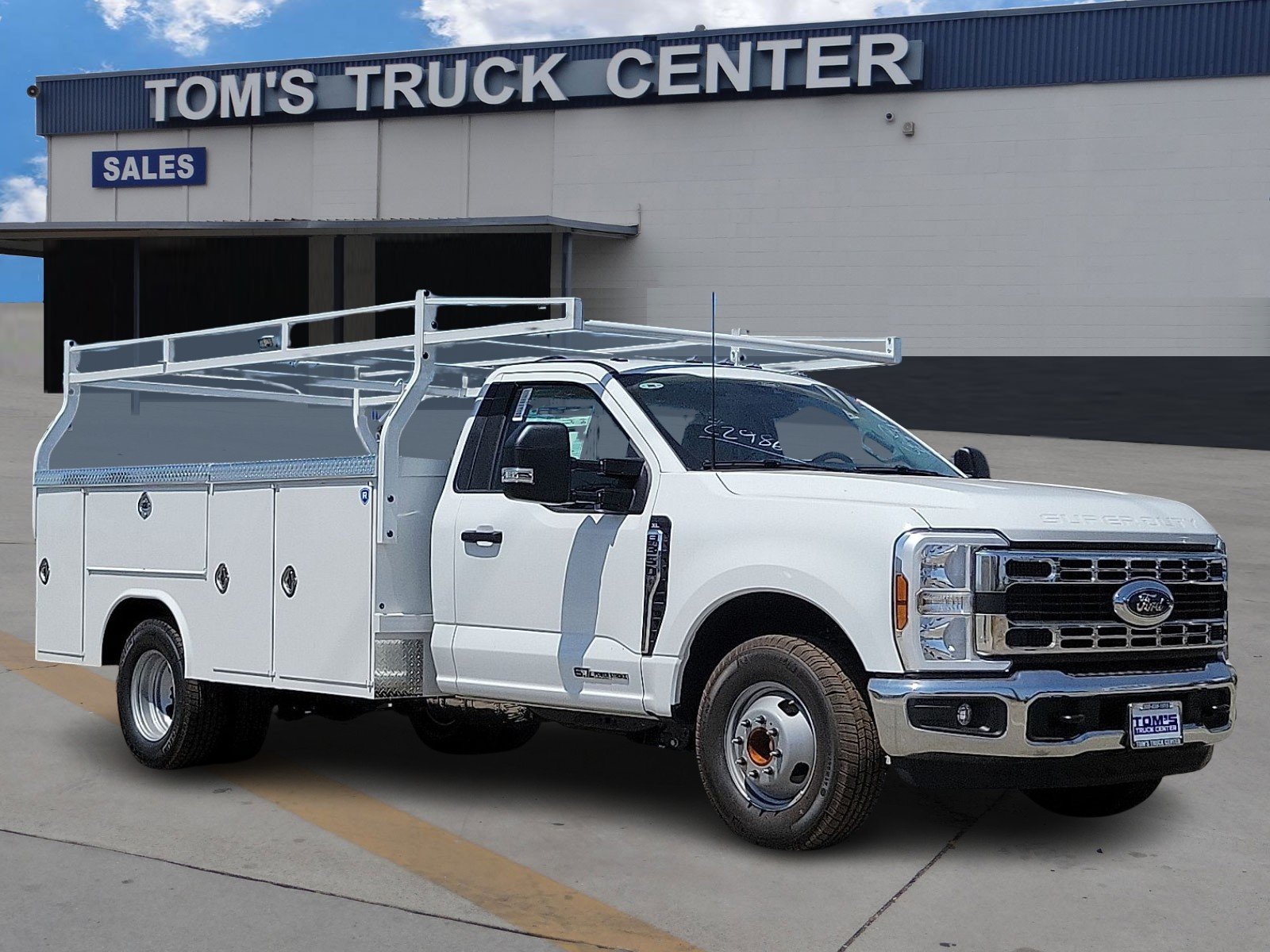 2025 Ford F-350 Super Duty Chassis Cab