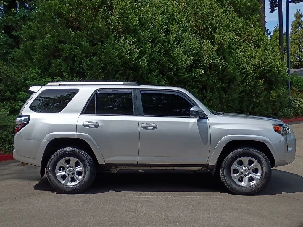 Used 2021 Classic Silver Metallic Toyota SR5 image 3