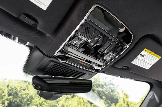 New 2026 Black Land Rover SE image 33