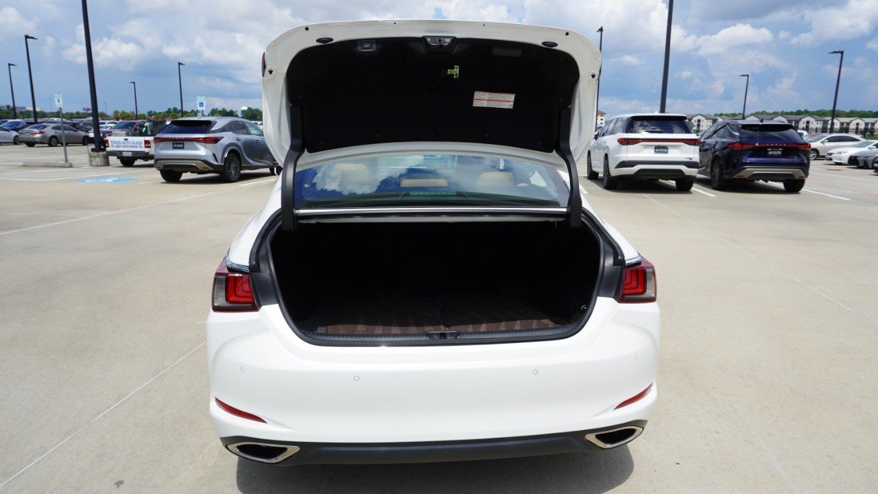 Certified Used 2021 White Lexus ES 350 image 37