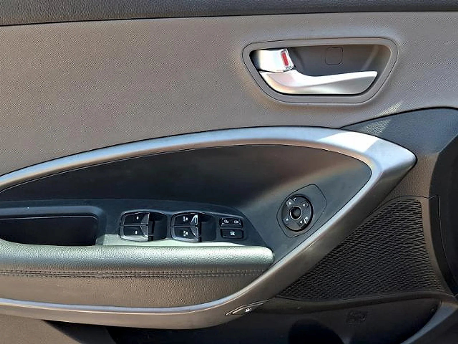 Used 2019 Circuit Silver Hyundai SE image 13
