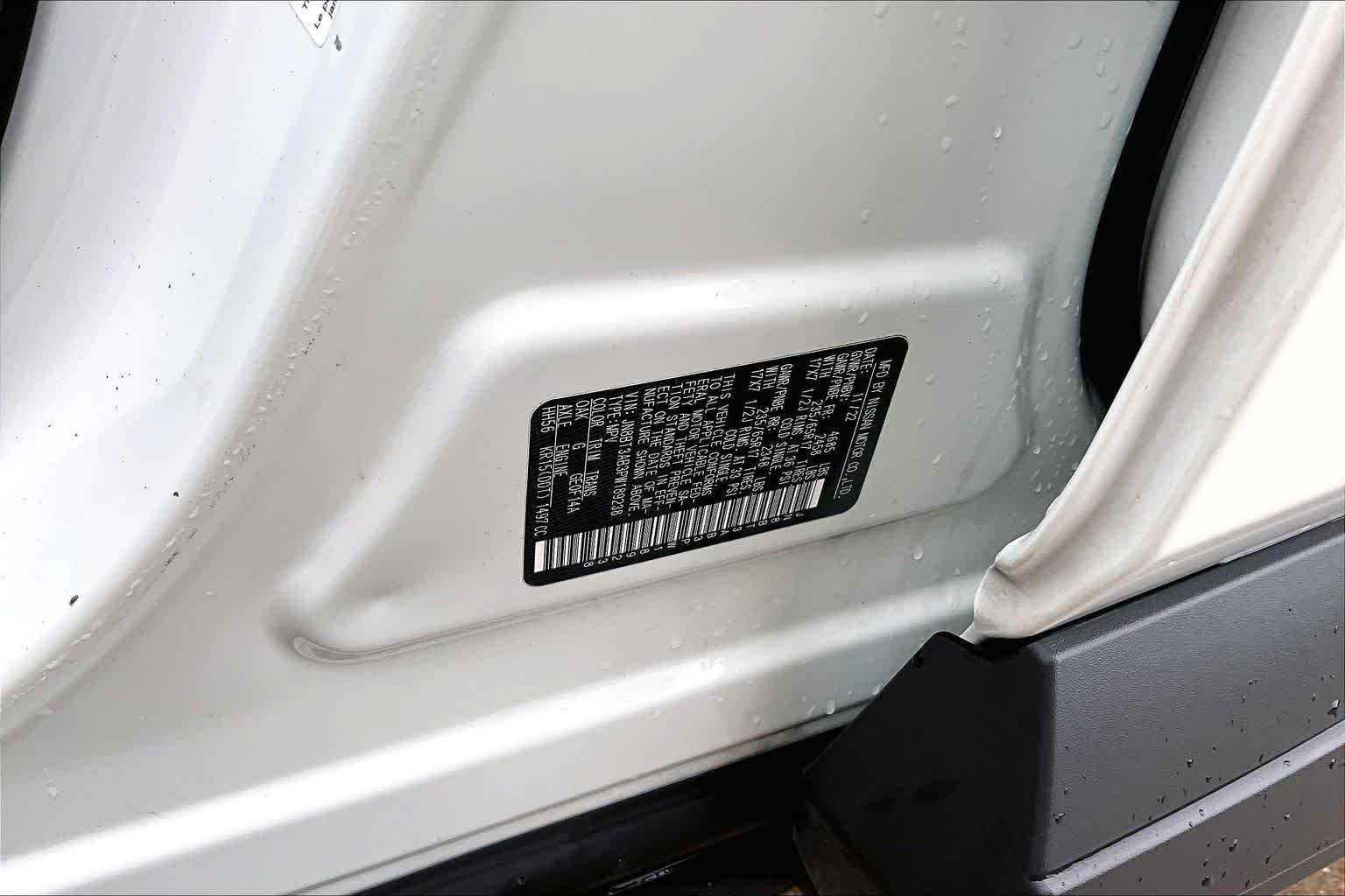 Used 2023 Glacier White Nissan S image 34